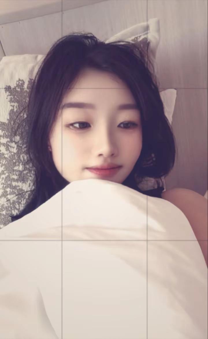 明早四点起床，困也睡不着，美颜也遮不住我的斑点😅