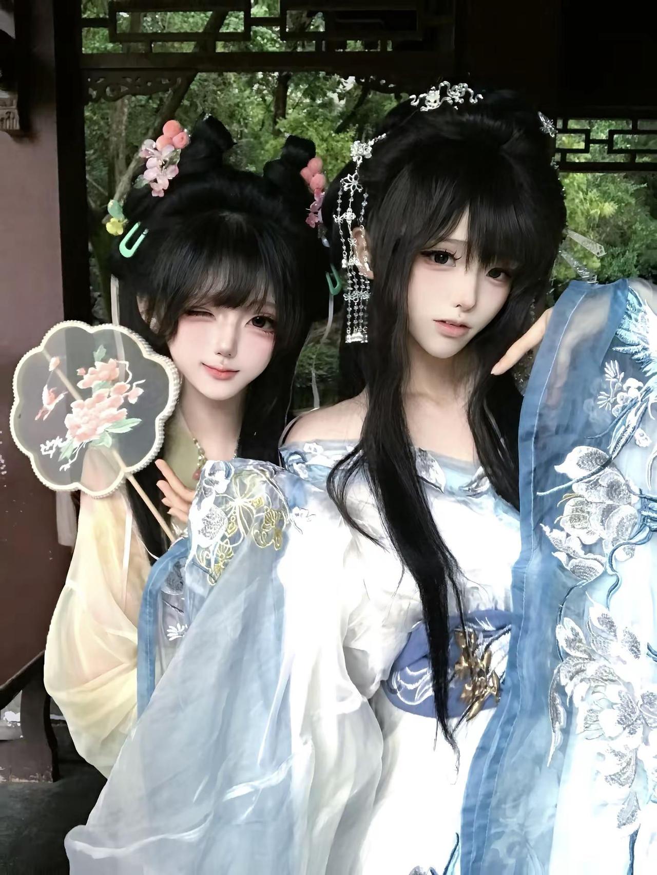 我呢 只是师姐的小跟班。