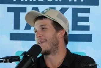 有意思！里夫斯谈东契奇：

“我们的关系很好，不过我们不是那种互相客气的，我们都