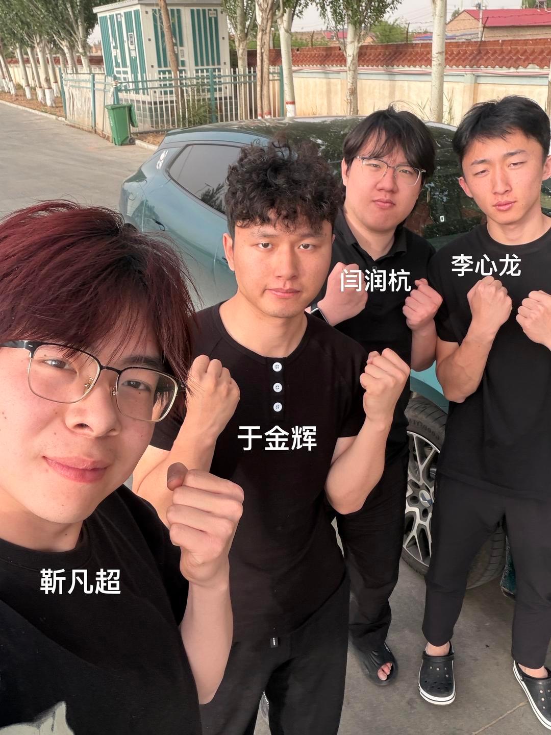 【#4大学生驱车1300公里送校友奔丧#】#当事人回应连夜开1300公里送同学奔