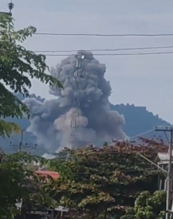 缅甸空军枭龙 block 2对地轰炸，拍摄时间未知。 