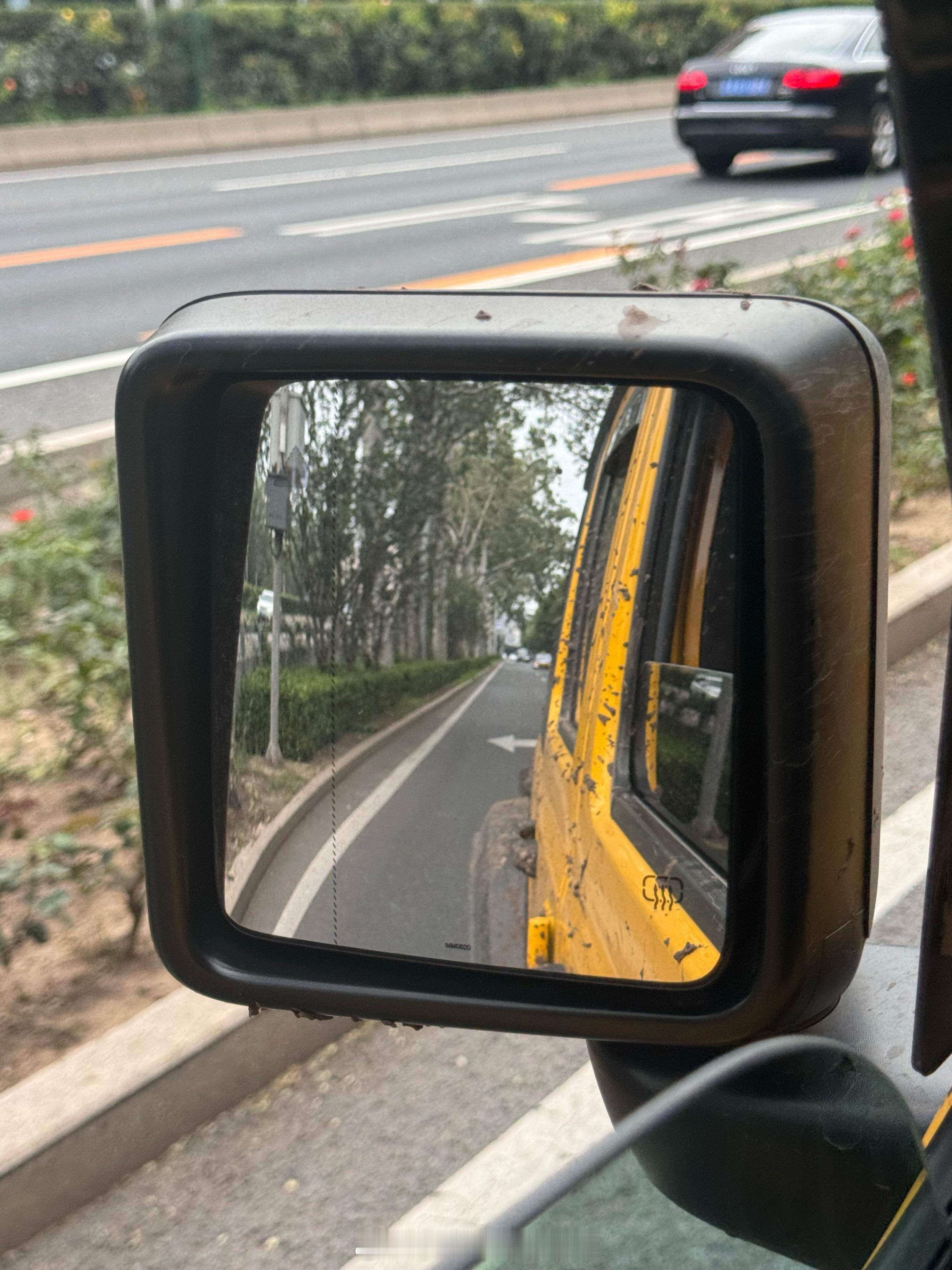 今天出门是这个样式儿的✌️赓言赓语[超话]我与汽车的日常 ​​​