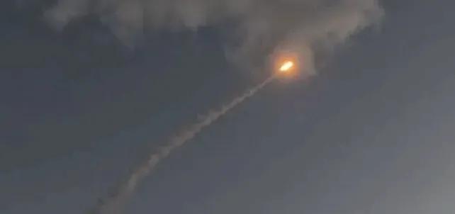 伊朗反击——已成世界战争史经典案例

伊朗反击之精、准、快、狠…让世界看呆了！更