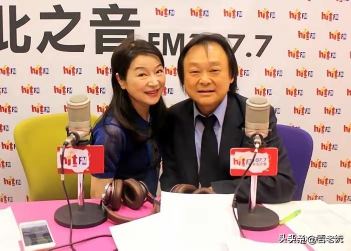 开骂
台湾省的媒体人周玉蔻老姐儿和民代王世坚原来是民进党内一对好朋友。一个搞新闻