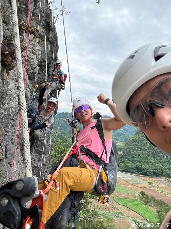 #王一博晒探索新境plog##王一博晒探索新境九宫格plog# 王一博的九宫格p