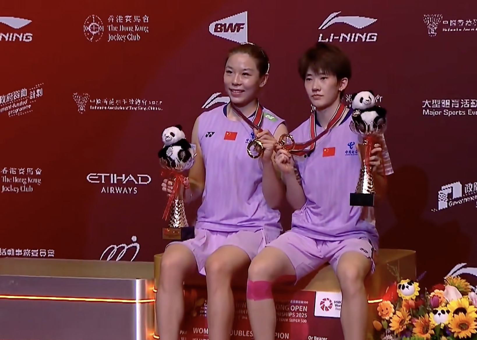 【凡贤组合🇨🇳夺冠之路】32进16：21-12、21-7 🇭🇰梁诗乐/张