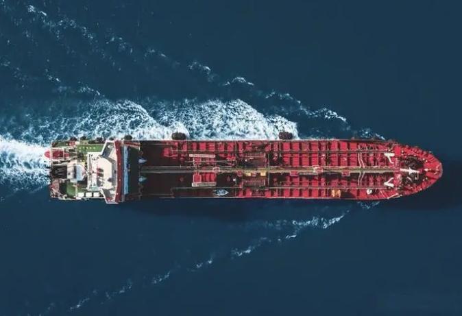 霍尔木兹海峡变“收费站”，伊朗这波操作把美国整破防了！

全球能源圈最炸裂的新闻