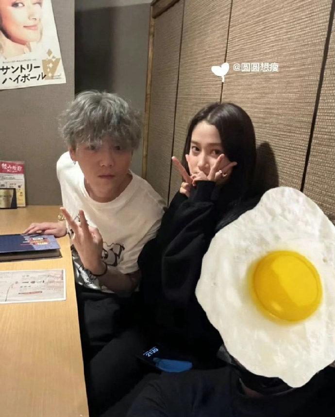 关晓彤
八年情分不是拿来反复消费的，不回应、不澄清、只上热搜，这操作真的败好感。