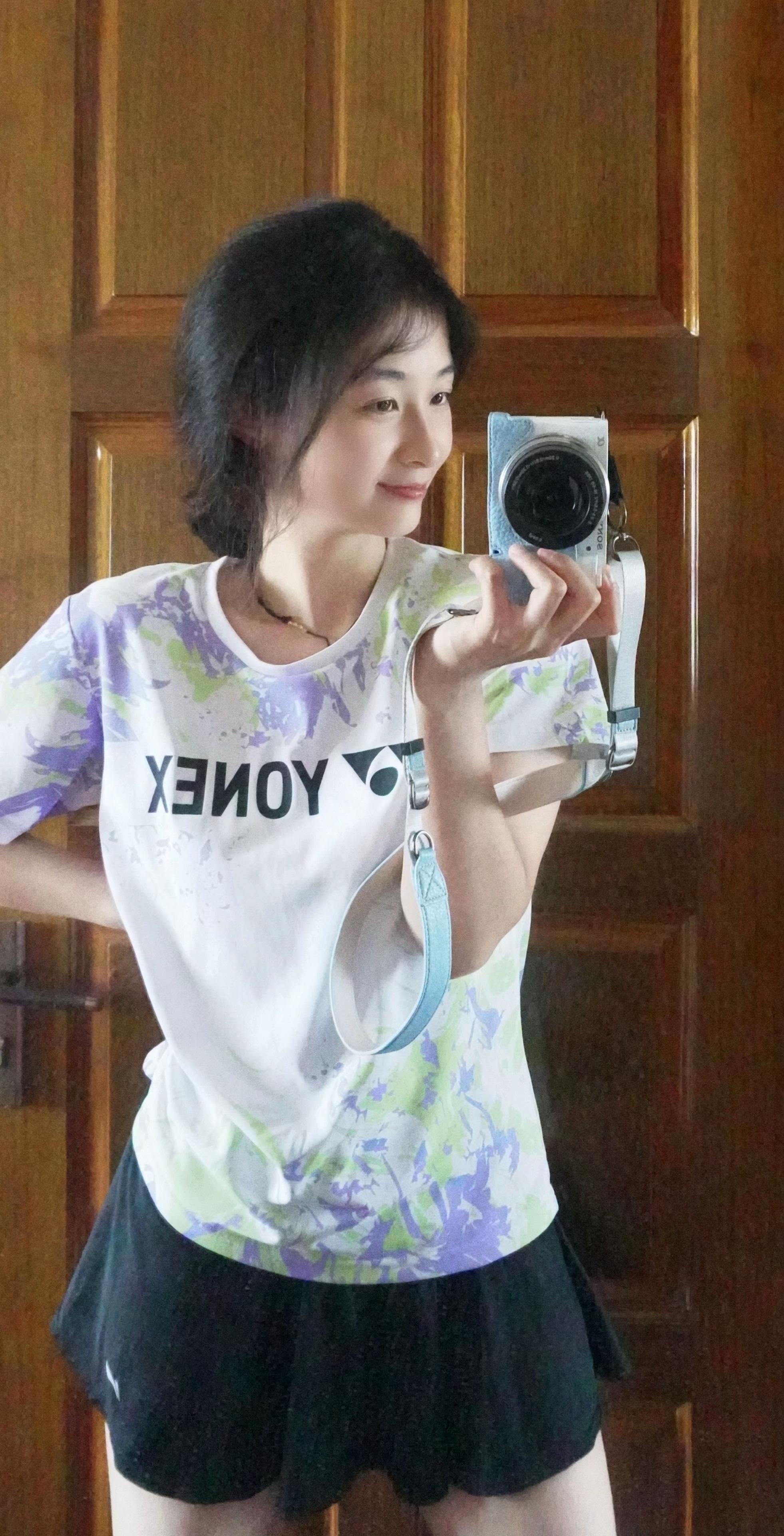 我真的是脆弱女人。相机参数一顿调 越调越模糊 ..
