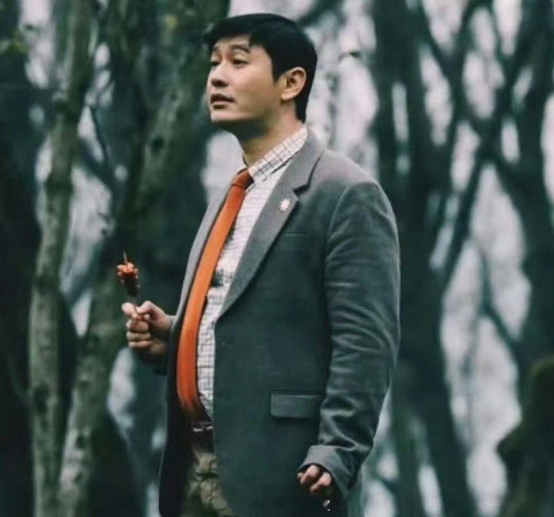 尹正爆料黄晓明杀青状态 黄晓明为了每一个角色是真的很用心了，之前看他的一个角色要