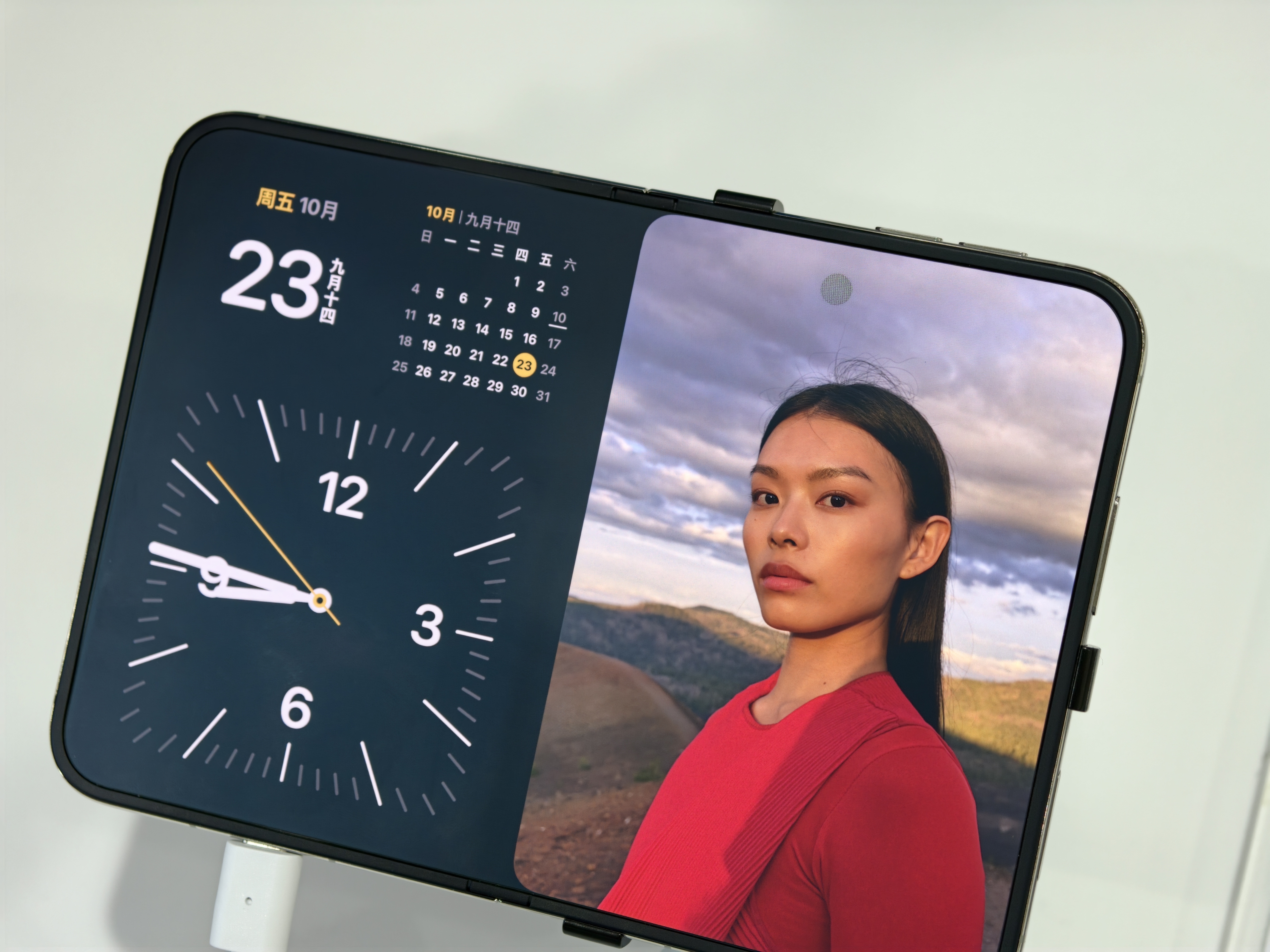 iPhone Duo 这个屏下前摄比我想得显眼山姆下午两点开卖，现在已经十几个人