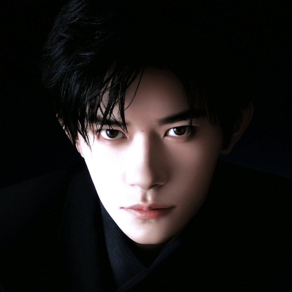 易烊千玺你要这么帅这么美这么神是想干嘛 