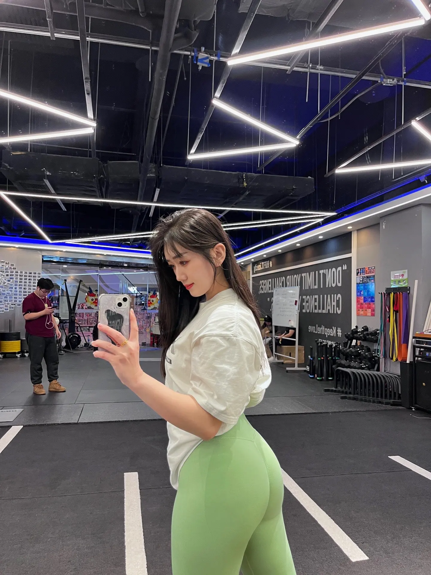 慢慢变好的不是生活  是自己