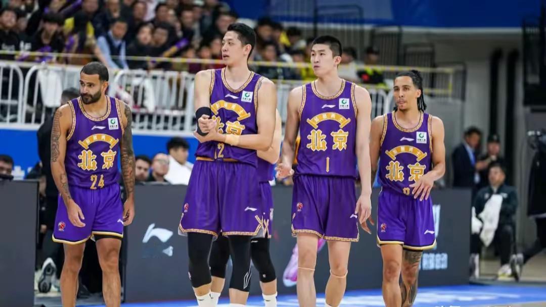 两强相遇勇者胜，北控男篮今晚将遇同病相怜的对手山东队。一豪之战，谁能夺得胜利，哪