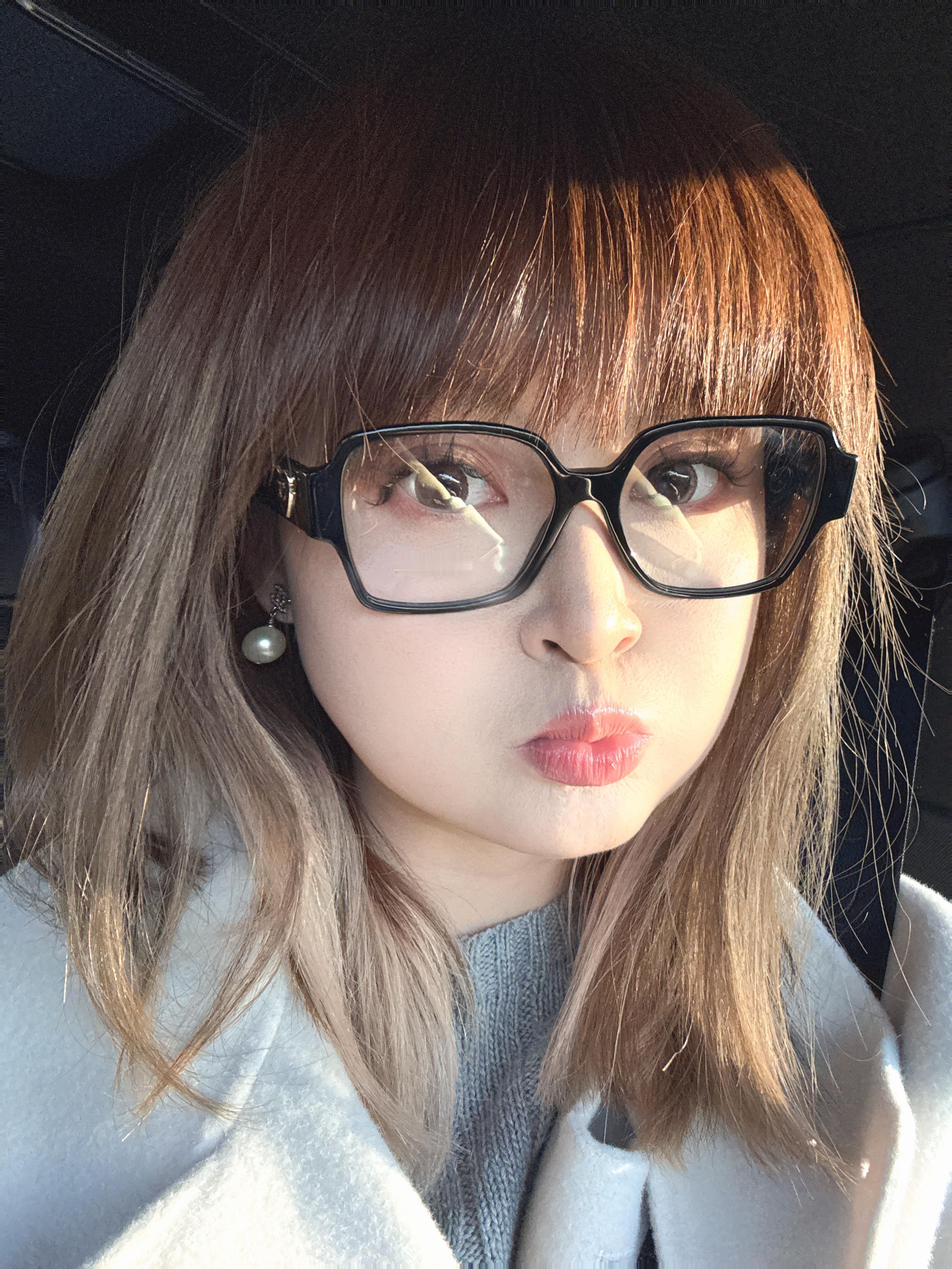 今天没发微博是因为去参加剧本围读会了读了好久好久我现在对工作的期待就是每一份努力