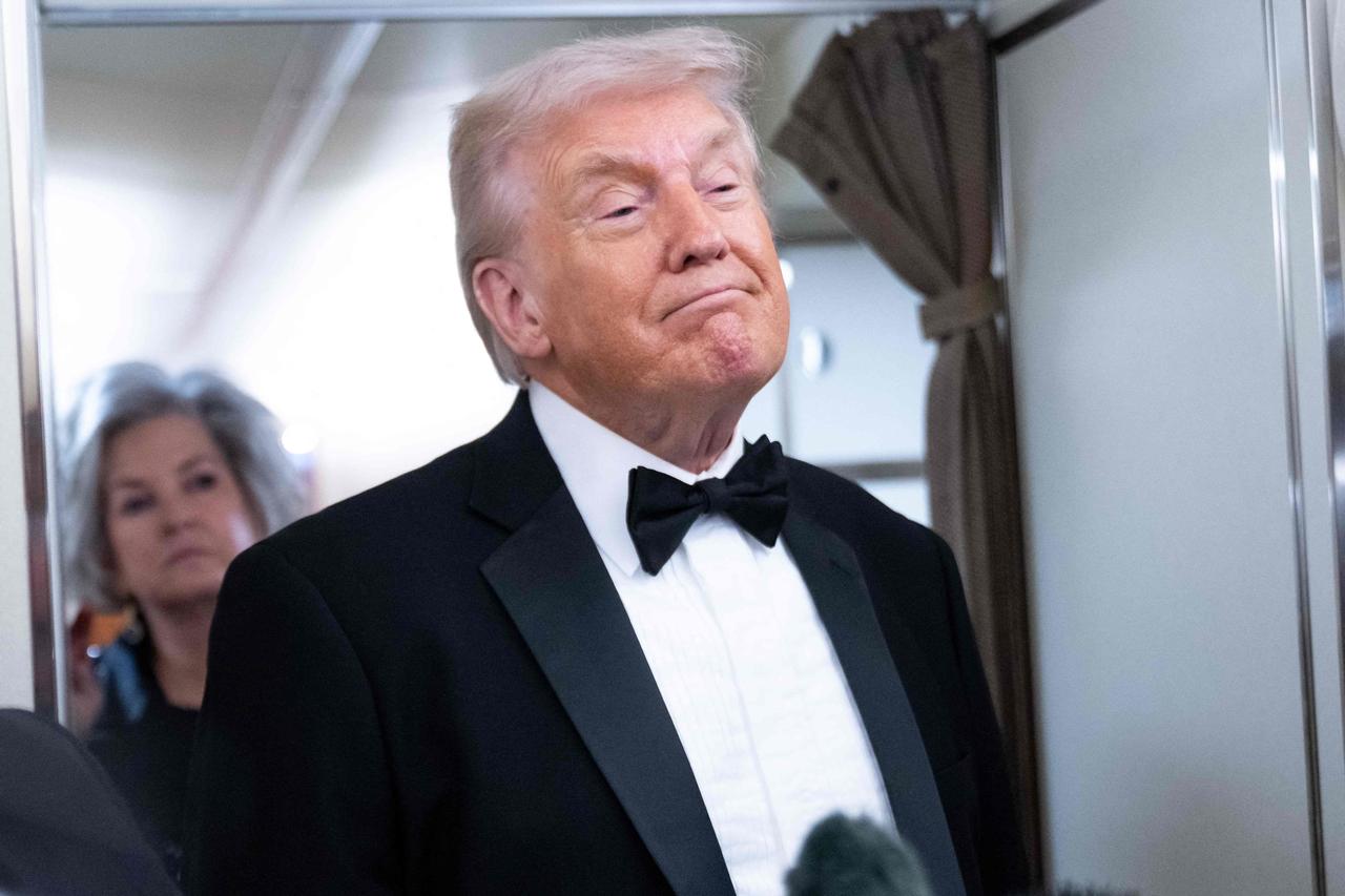 特朗普的“48小时”，再成一个笑话？

特朗普又变卦了，言之凿凿的打击又不打了。