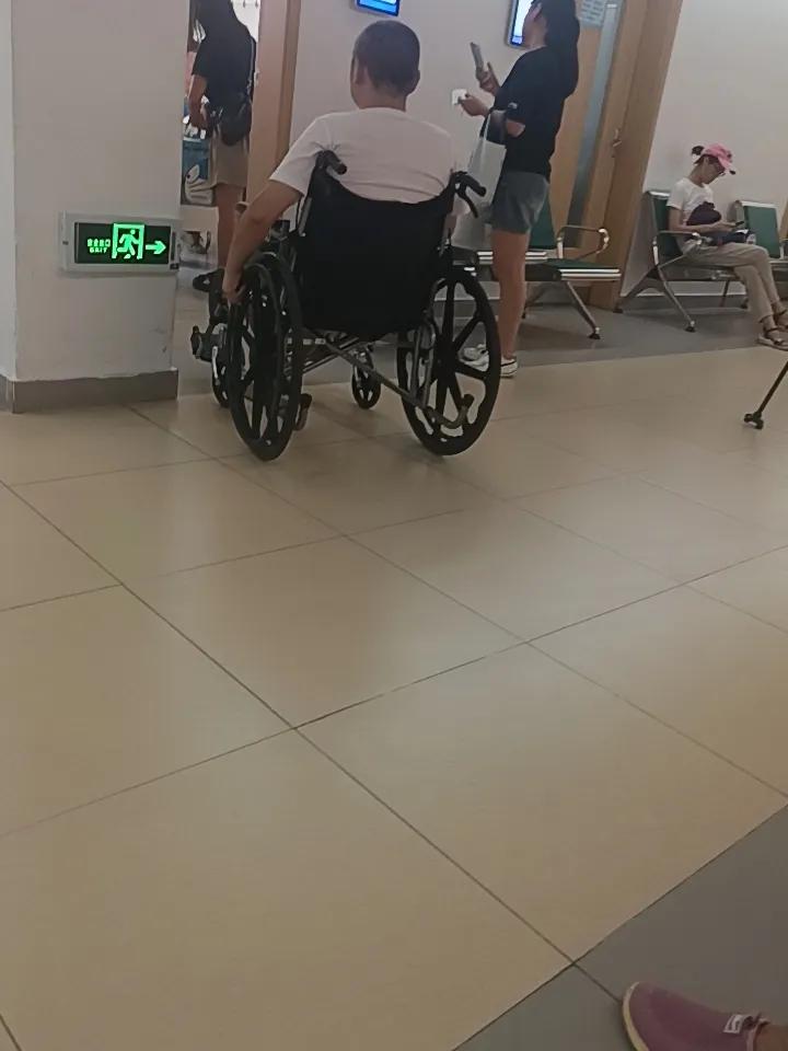 你敢相信吗？医院确实非常多的病人
真的好多