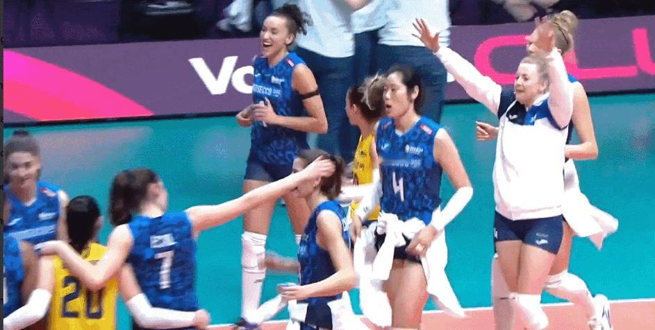 科内利亚诺3-0（25-16/25-8/25-15）越南宁平银行 取得两连胜
朱
