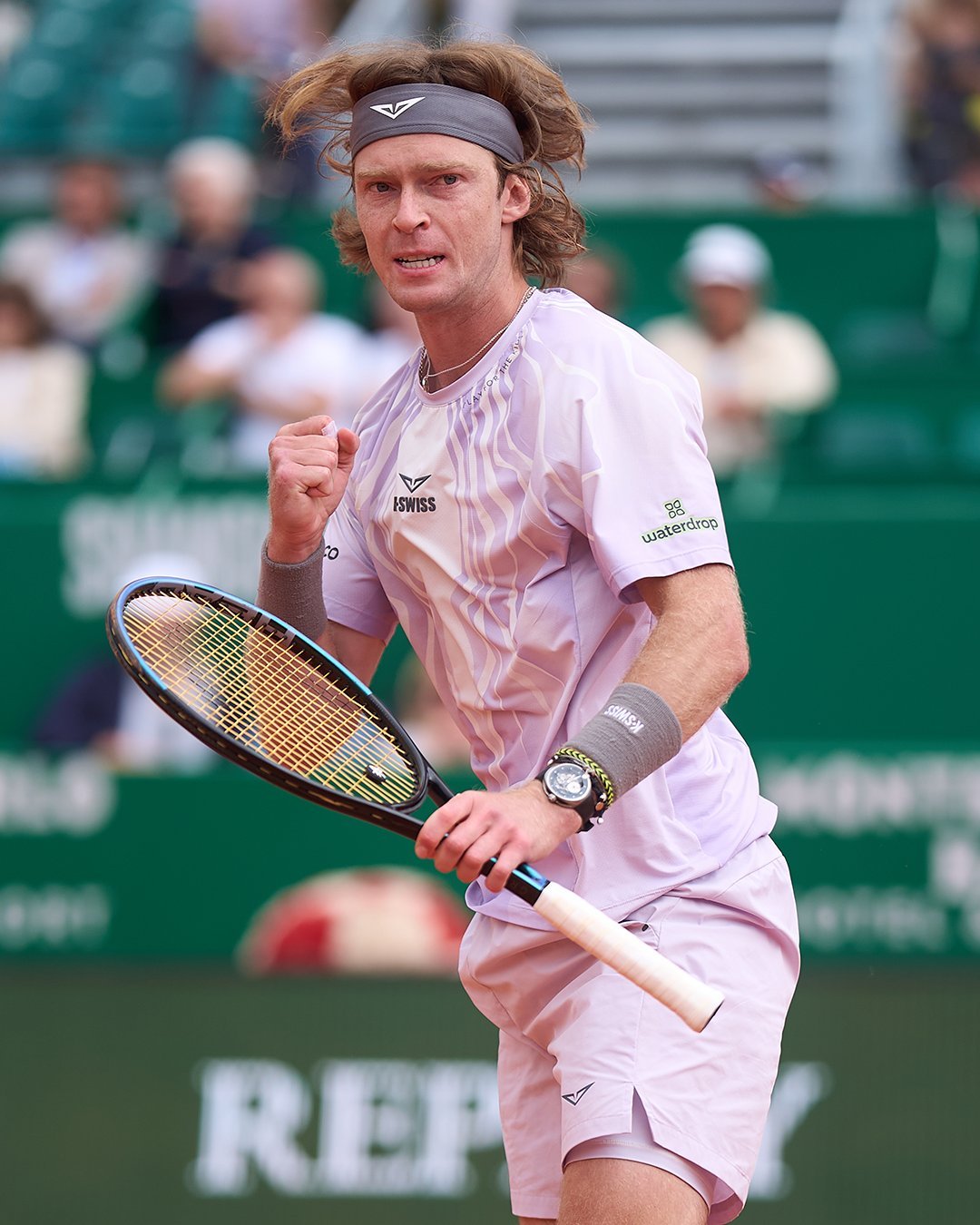 网坛风云 卢布列夫克服伤病晋级第二轮蒙特卡洛大师赛首轮，两届红土大师赛冠军卢布列