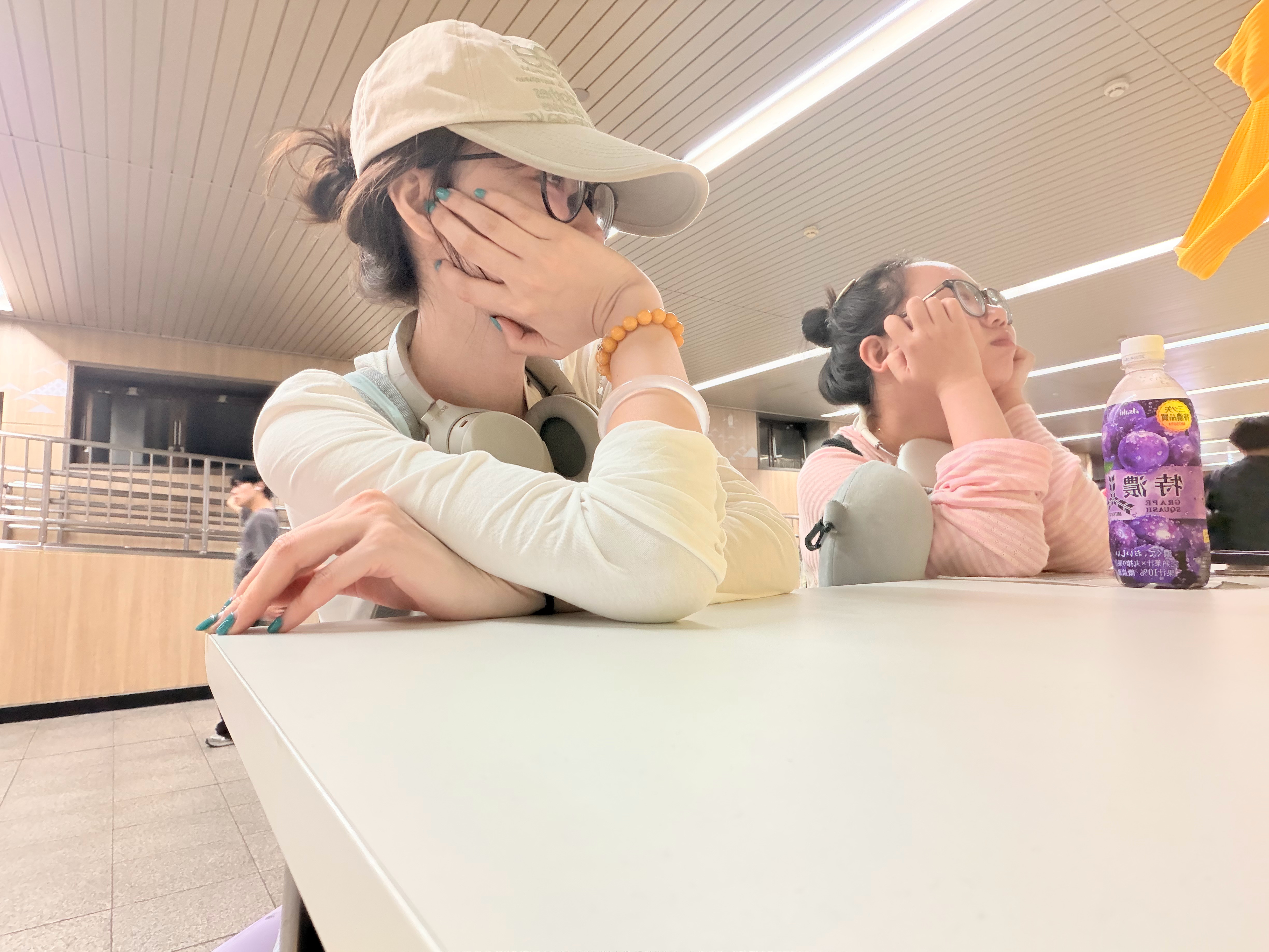 在日本地铁流浪赶早班车去机场。 