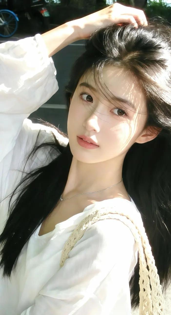 午夜的街头因你而闪亮！
街头等待 女生怎么穿搭会看上去很优雅 什么样的女生更招人