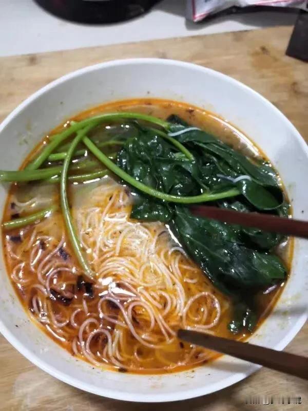 大家好，我是燕子，这段时间米线好多朋友找燕子质问，燕子你家的米线啥时候又哦，每次