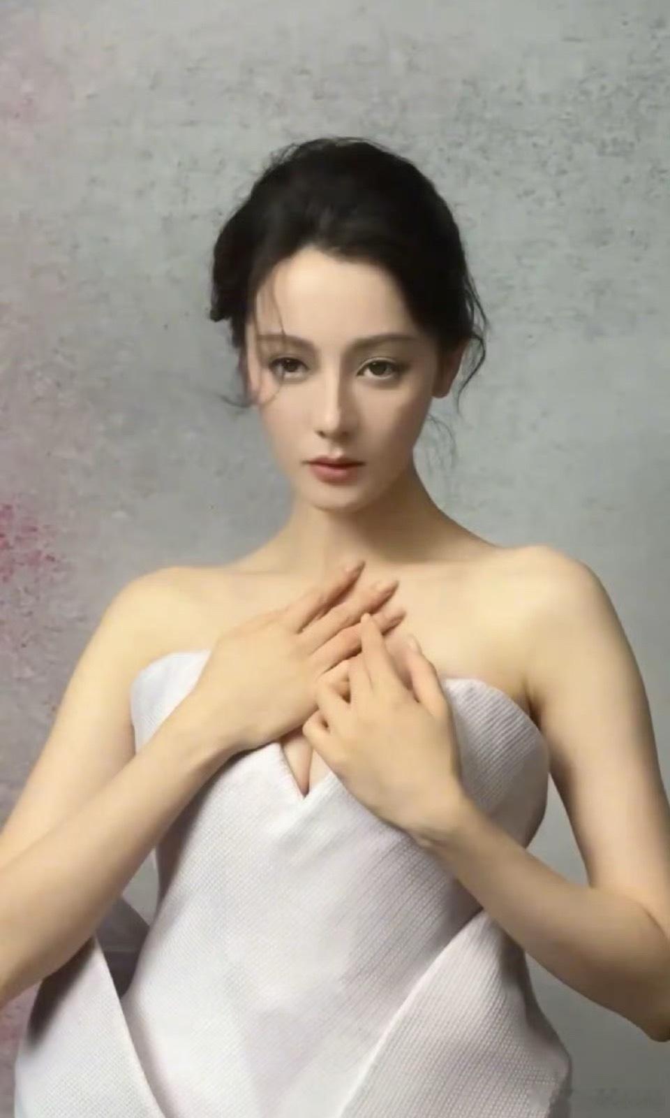 确定为迪丽热巴被人做局[可爱]怎么选片的，们杂志也让妆呢？ ​​​