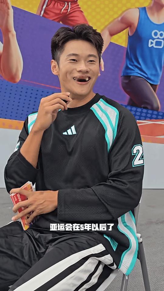 谢震业称将告别亚运赛场 看运动员告别熟悉的赛场，总会有种说不出的感慨。谢震业跑过