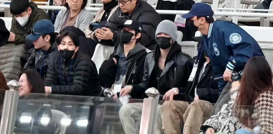 【twi】今日来看BTS演唱会的enhypen和boynextdoor 