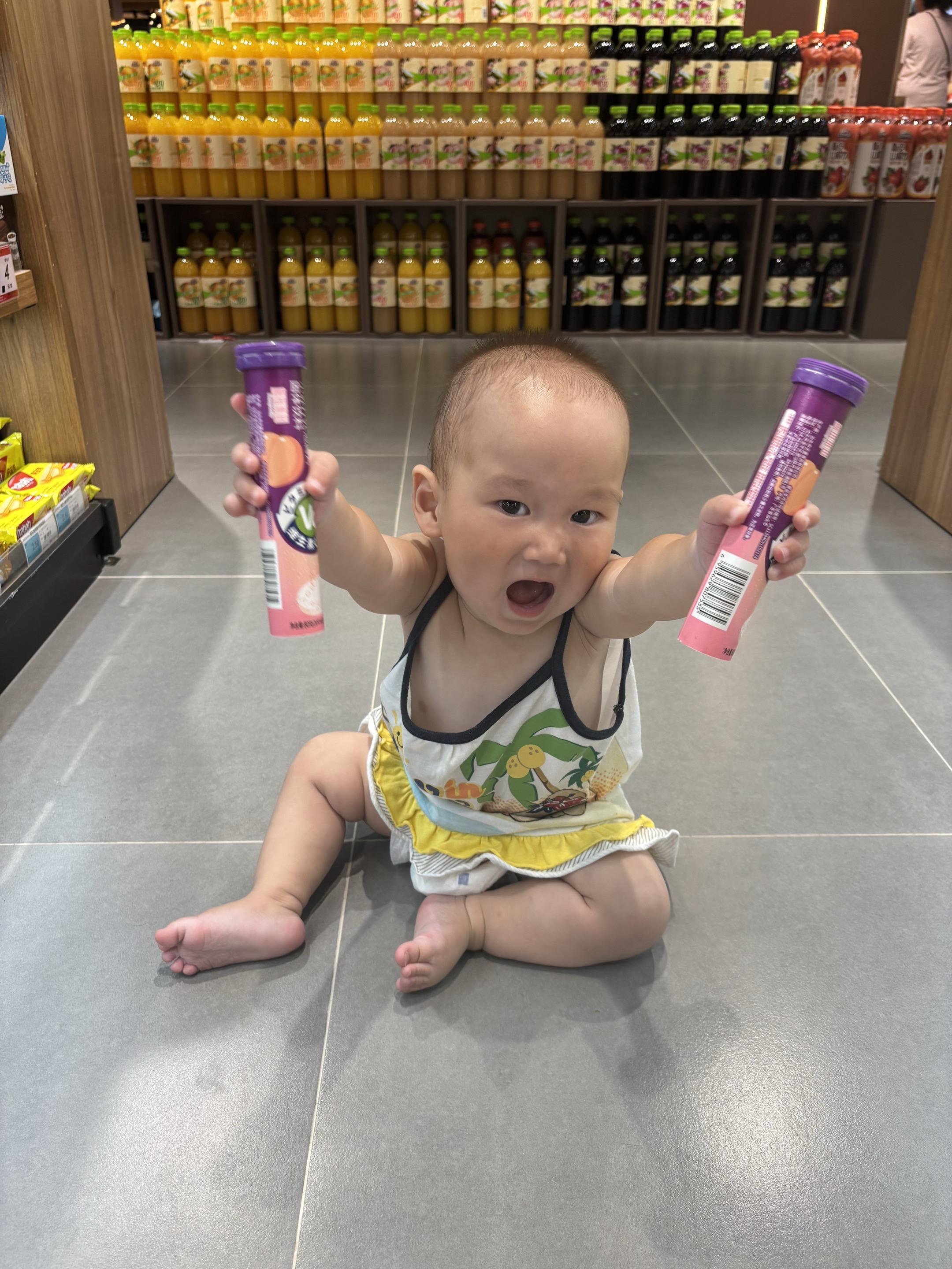 ི࿆记录人类幼崽成长记 敲可爱 尿不湿大佬