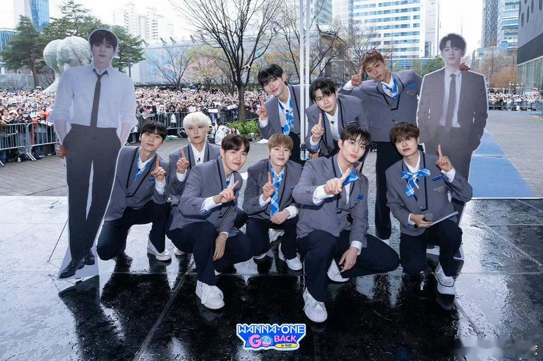wannaone 赖冠霖拿起我的洗碗布擦了又擦才发现你们也很舍不得 当时奶罐决定