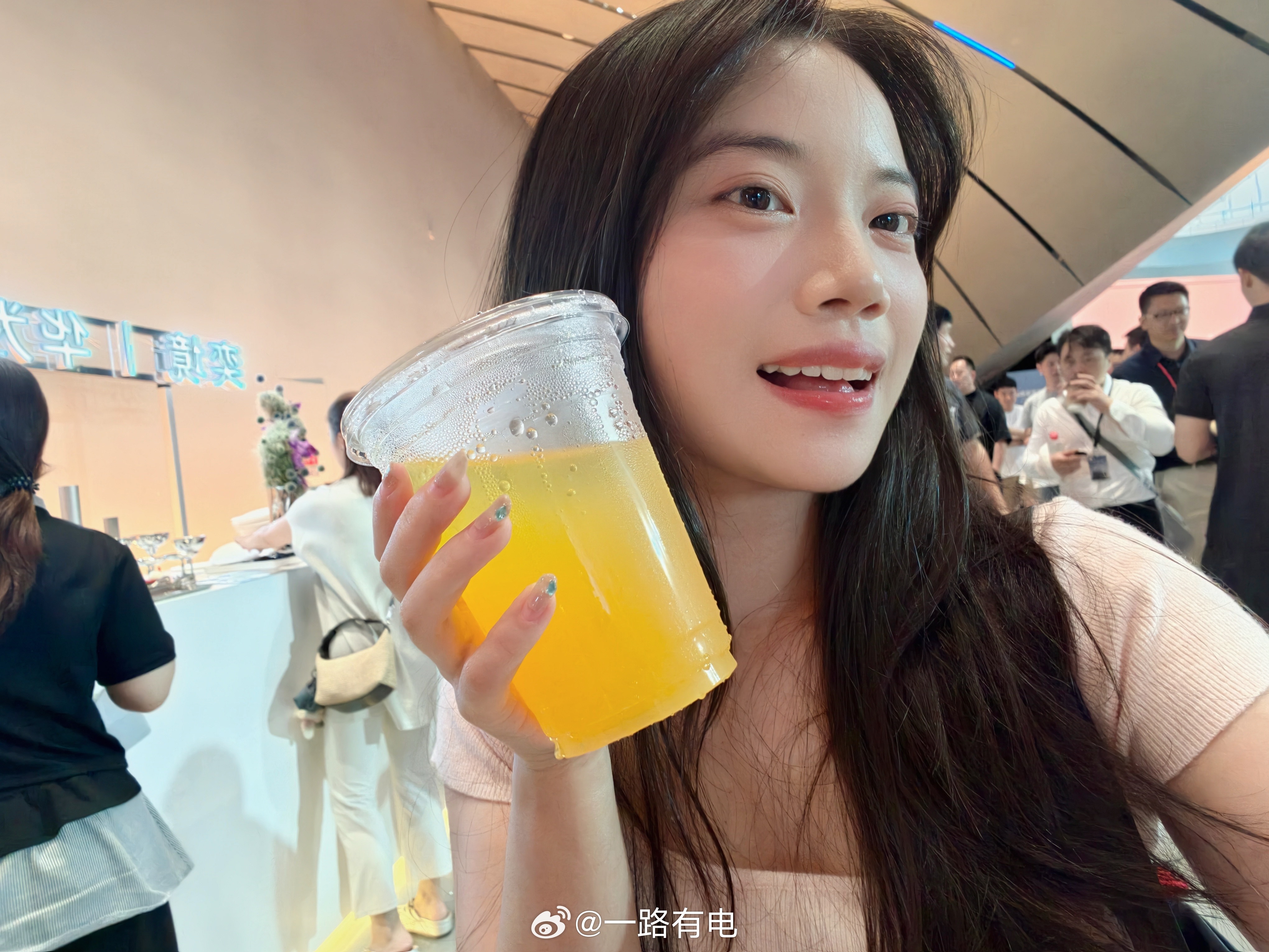 参加发布会还能吃吃喝喝，对我来说很友好第二代家庭旗舰奕境X98月18日奕境X9正