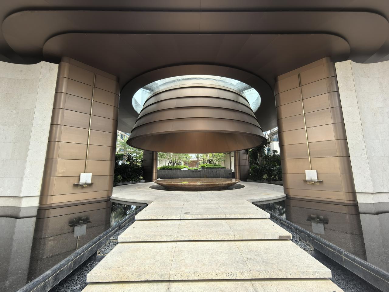 参观宝宅，欣赏建筑美学。