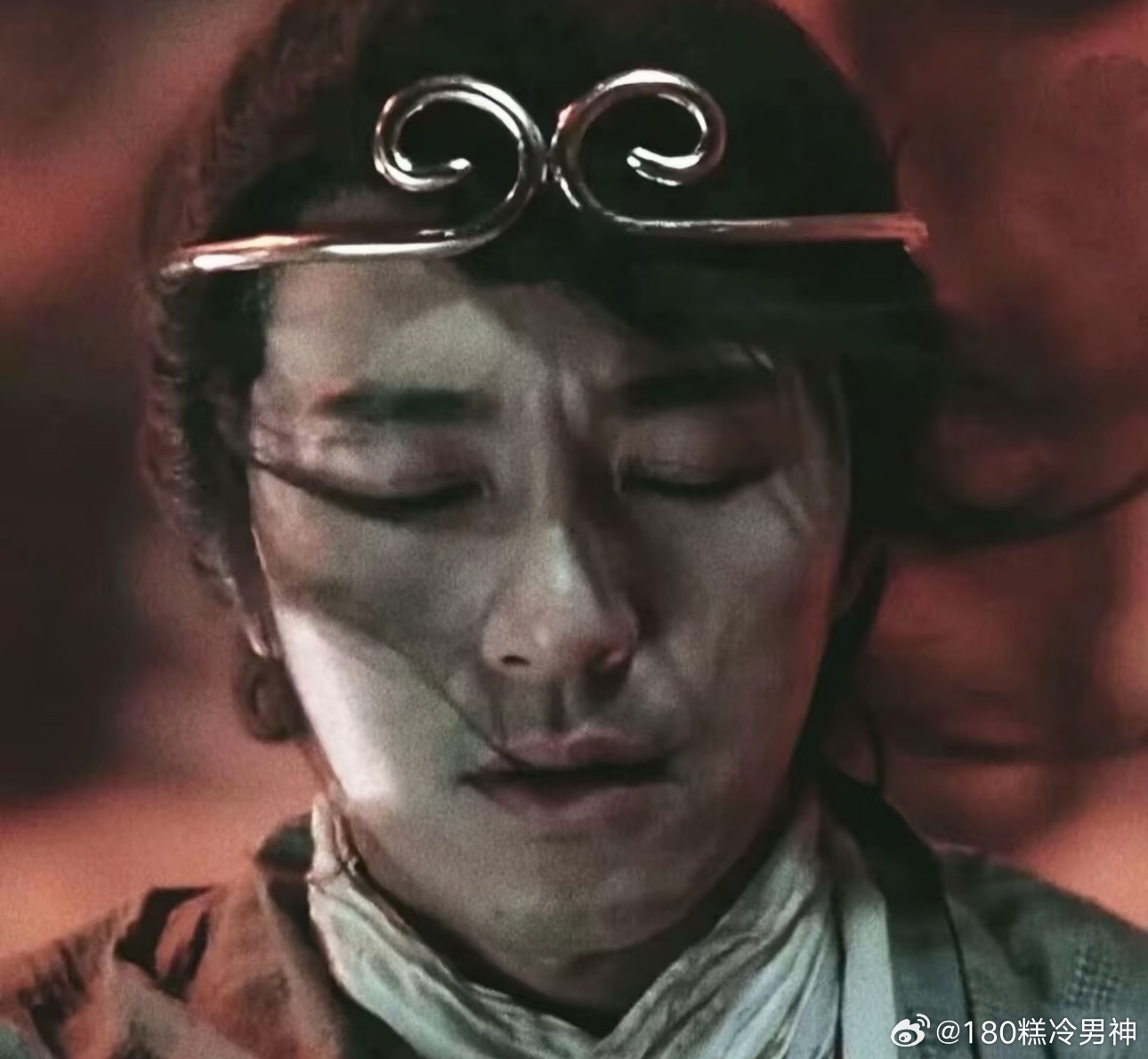 周星驰想拍功夫女足好多年了从小习武的星爷，把藏了几十年的热爱全揉进了这部电影里，