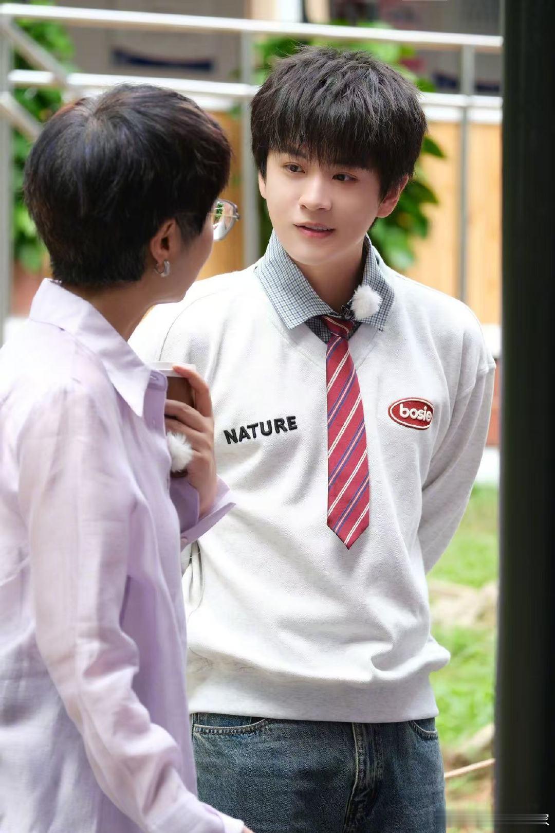 武艺武艺择偶标准首条不要比他高湖南卫视背后武艺这波操作太圈粉！相亲角择偶标准直言