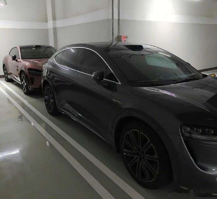 小米YU7和智界R7，更喜欢哪台？[doge]新能源汽车 ​​​