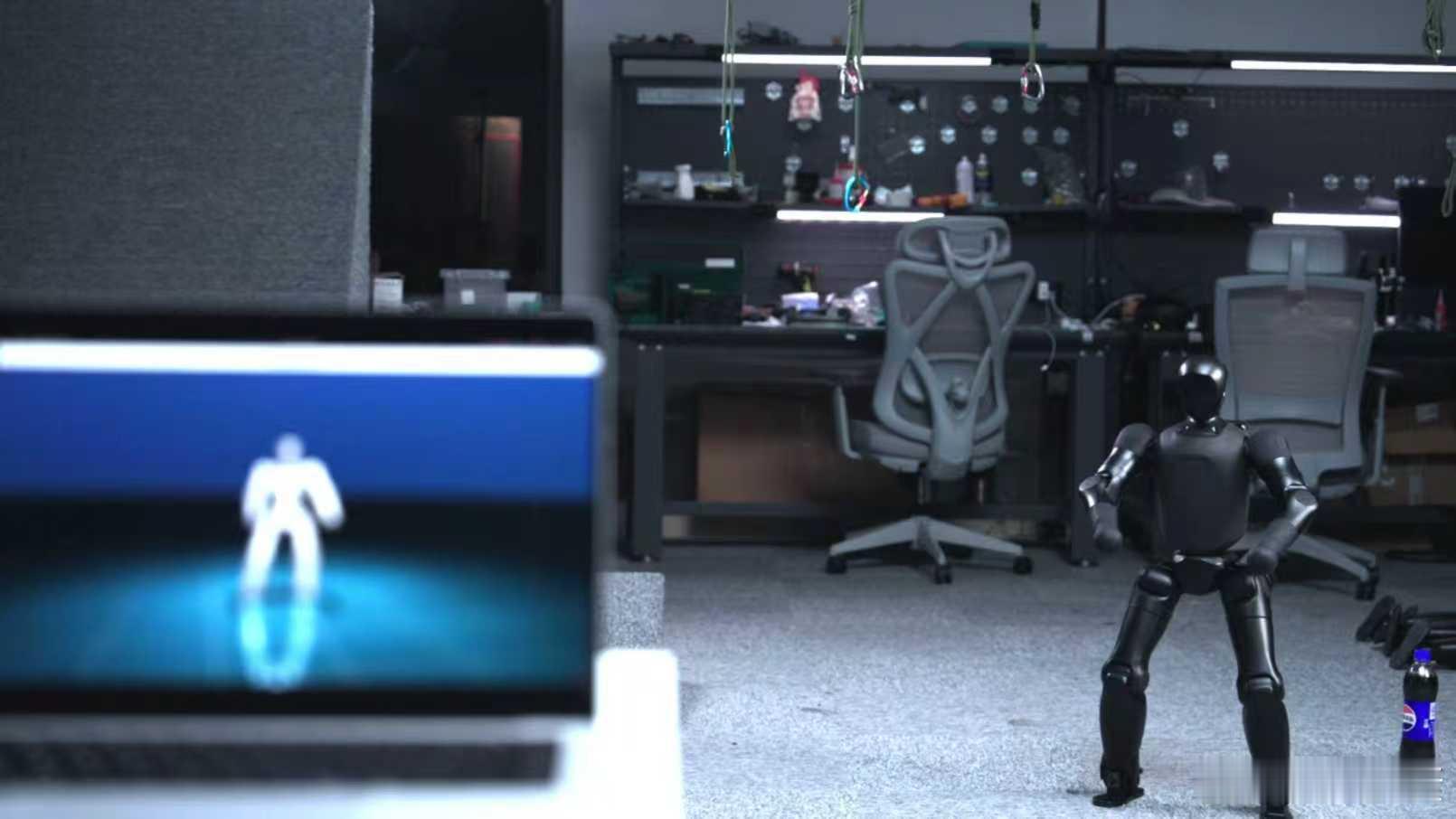 真的，朋友们我没开玩笑，稚晖君这次带来全球最小全身力控人形机器人启元Q1，感觉把