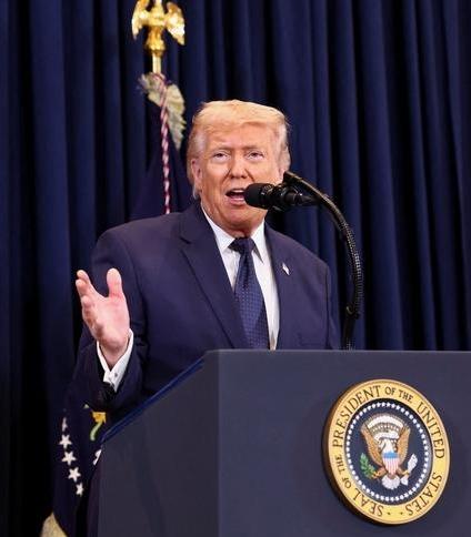 3月9日，特朗普在佛罗里达州某高尔夫俱乐部举行了新闻发布会，宣布美国对伊朗的军事