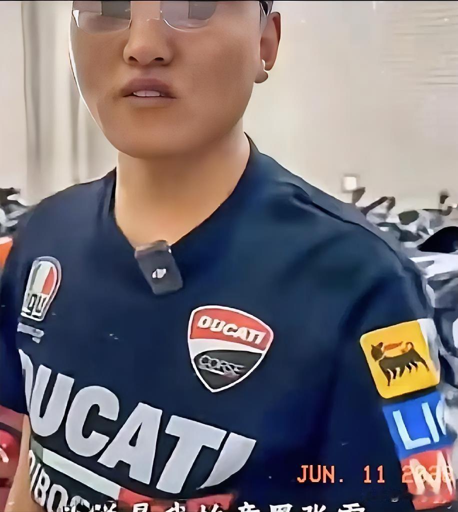 吃相真难看！这说张雪机车生锈的二手车商，再次发视频，身穿杜卡迪衣服，居然说自己确