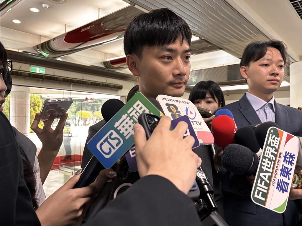 殷玮提内湖消毒“雨停才做”遭攻击 粉专批绿：不懂环卫瞎扯乱骂
米拉克台风外围环流