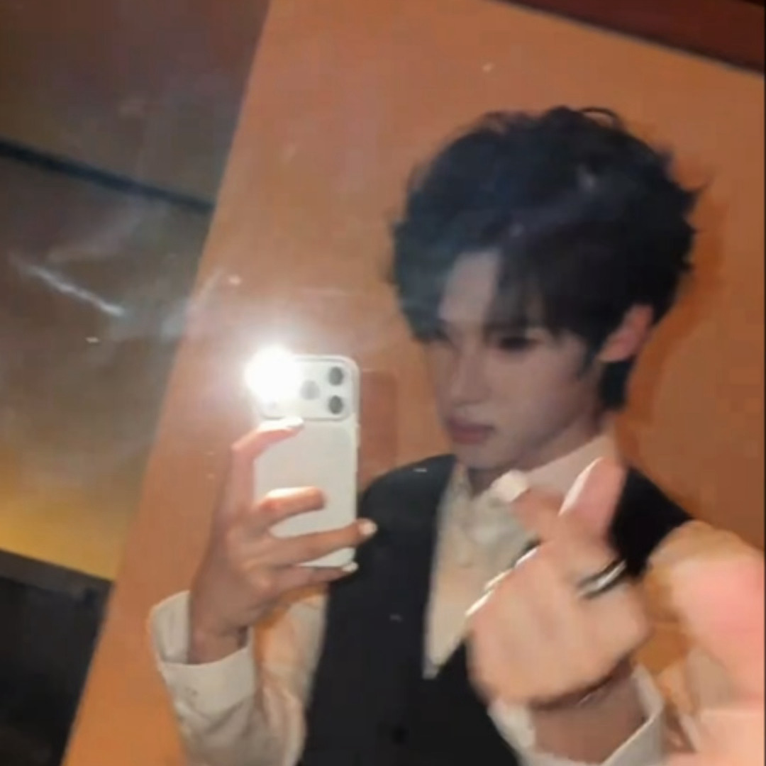 小狗比心🫰🏻 