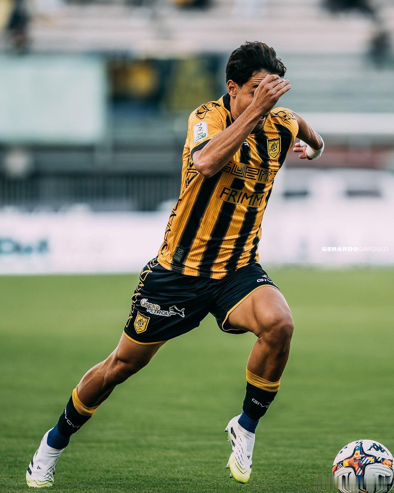 本赛季从国际米兰租借加盟尤韦斯塔比亚的德皮耶里本轮攻入赛季首球，也是成年队首粒进