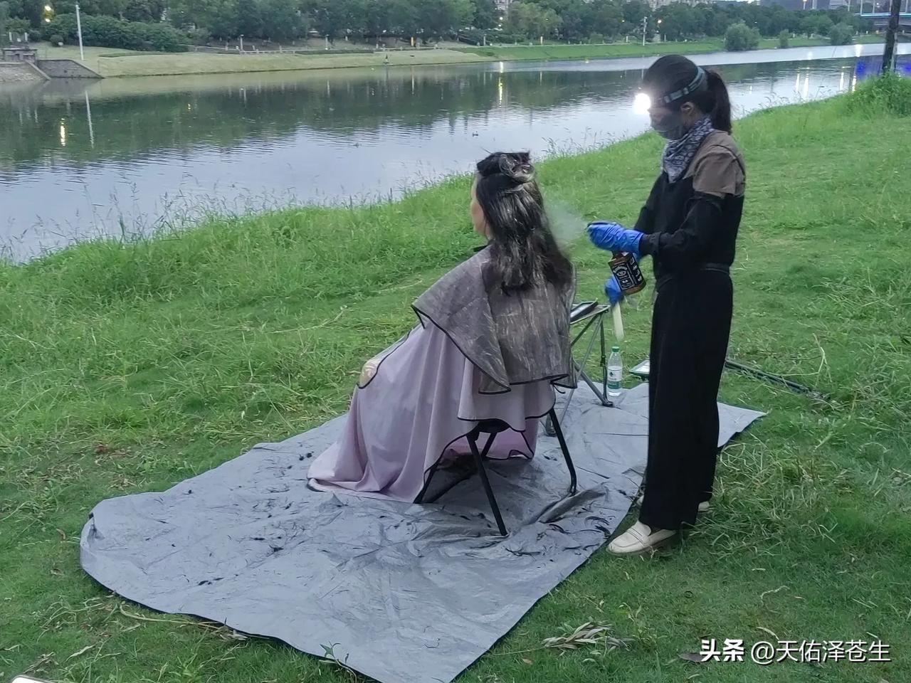 这里没有托尼，也没有杰瑞，这里没有艺术总监，也没有设计总监。腰间配戴的不是对讲机