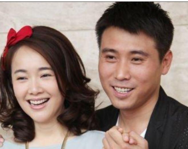 李乃文在结婚之后，他老婆让他把收入全部上缴，可是有一次，他老婆在打扫卫生的时候，