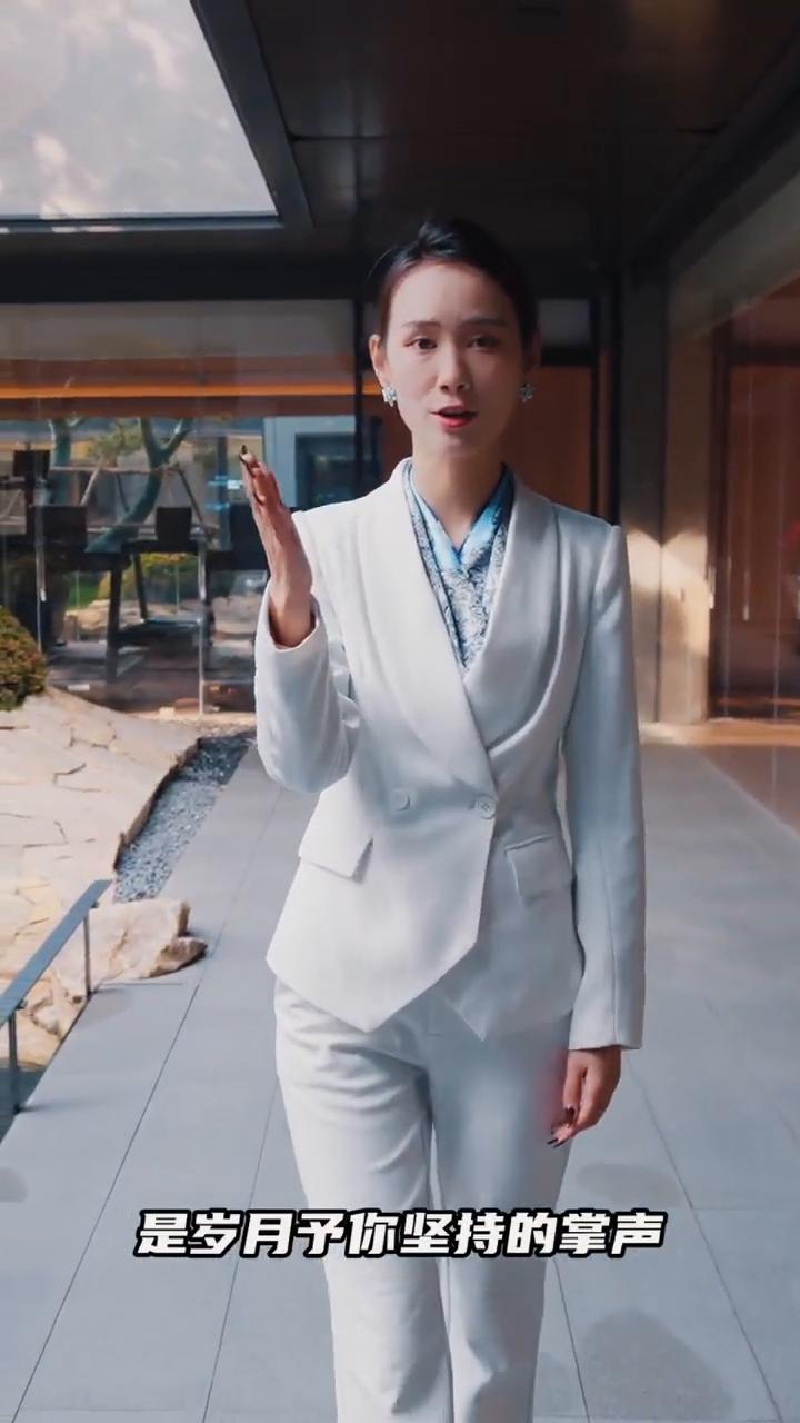 大家都说紫云台是洛阳人仰望的目标，但真正值得被仰望的是你一路走来的身影。它见证的
