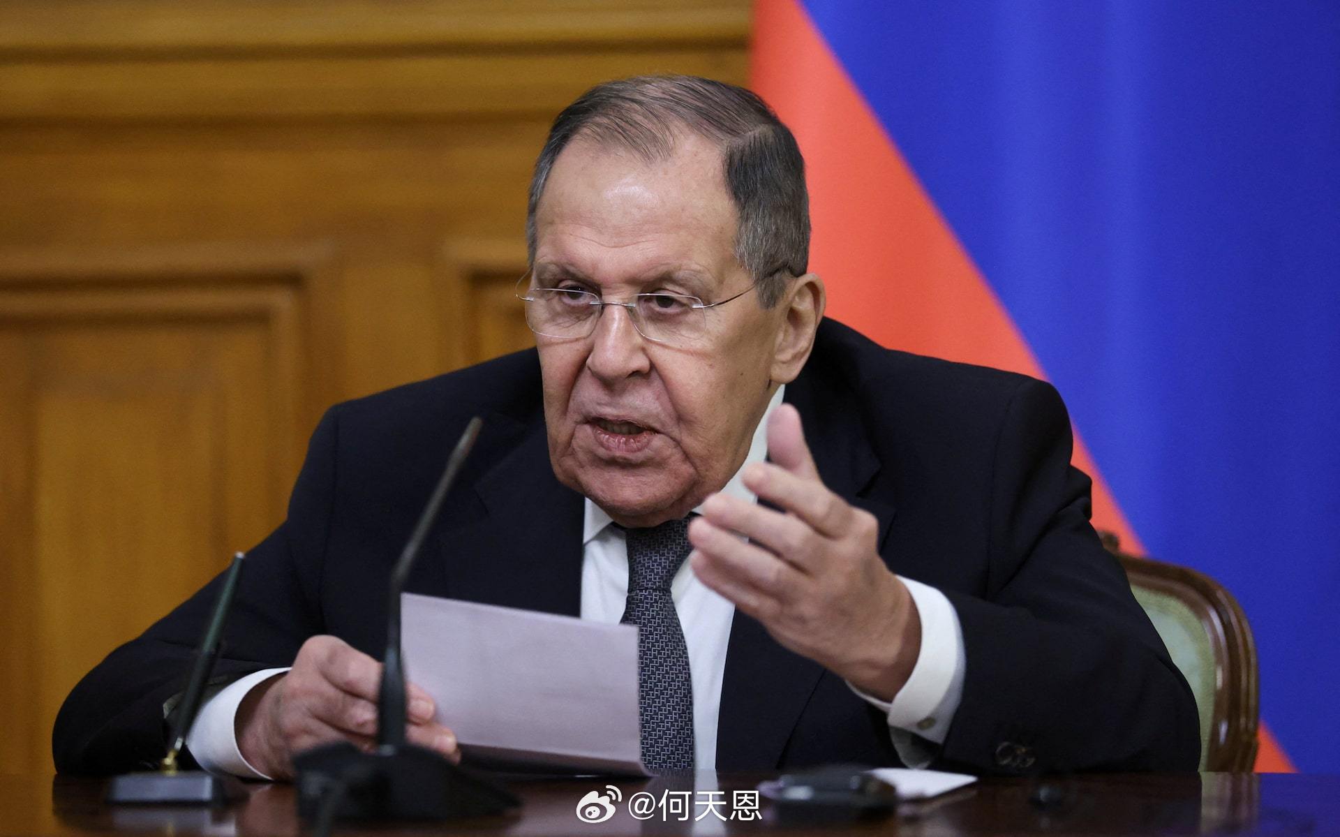 俄罗斯外交部长拉夫罗夫表示：“战争可能会迫使伊朗造出核武器。”美国和以色列发动这