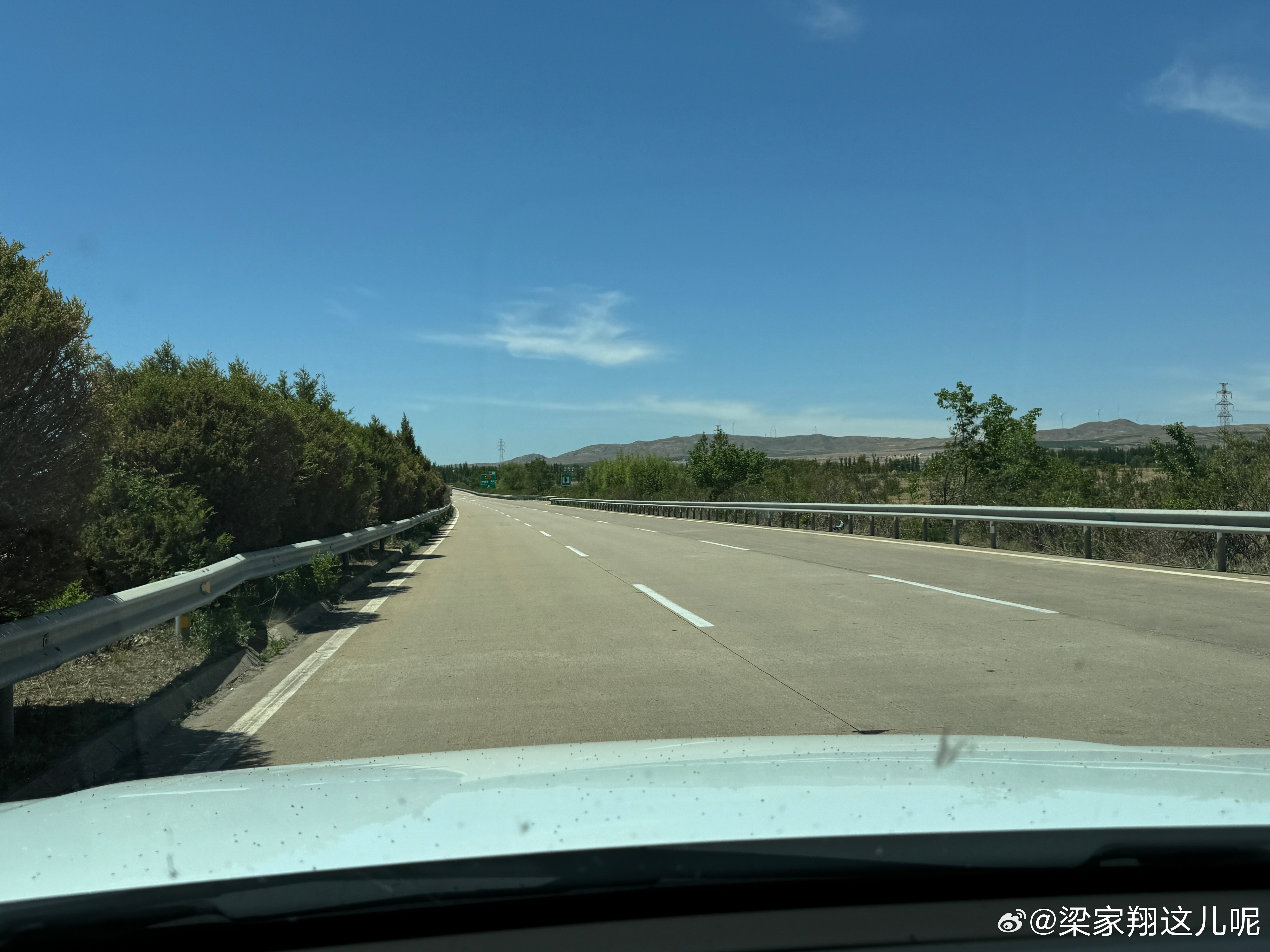 从河北进入山西最直观的感受就是高速路况变得很差…颜色也变成了黄色[允悲] 巨颠 