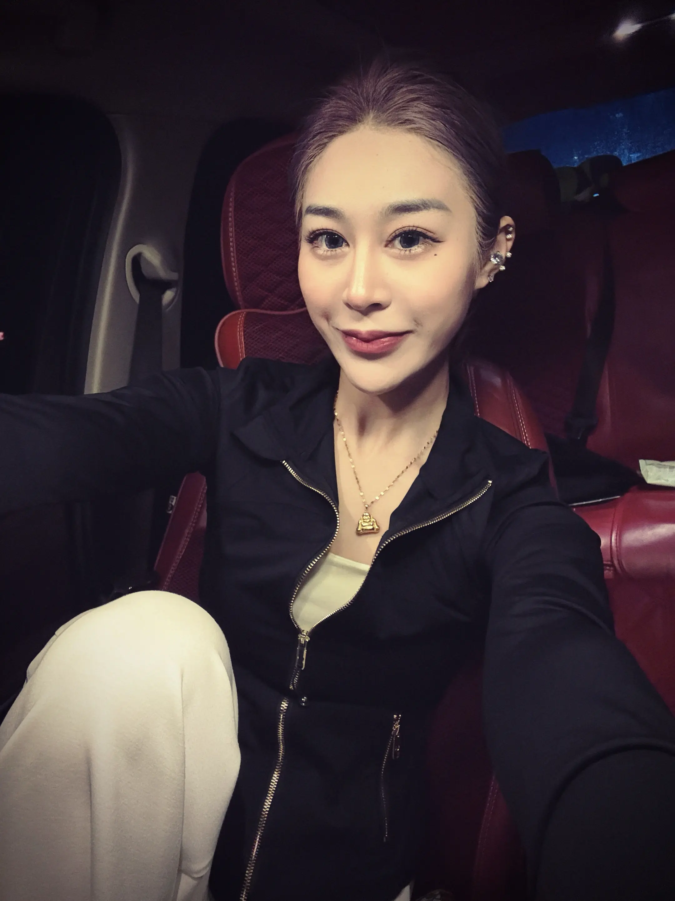 人都有两面 你看到我哪面 你就配哪面