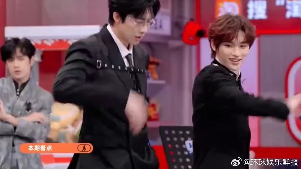 每一帧都像大片，好六开场秀真的看得眼前一亮又一亮，惊喜不断好六开场秀看得眼前一亮