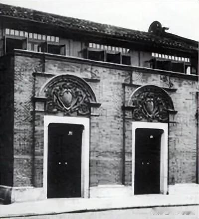 从中共一大到六大，历史的画卷徐徐展开。这些珍贵的图片，是岁月的铭刻，是理想信念的